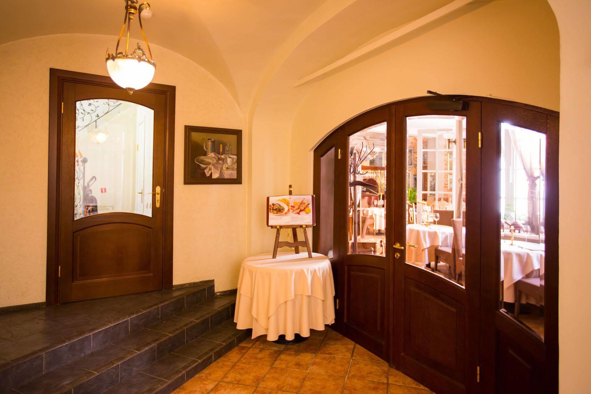 Old Boutique 